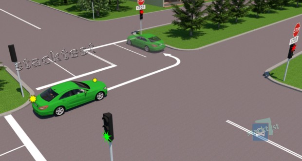 Как должен действовать водитель зеленого автомобиля, поворачивающий налево, в данной ситуации?